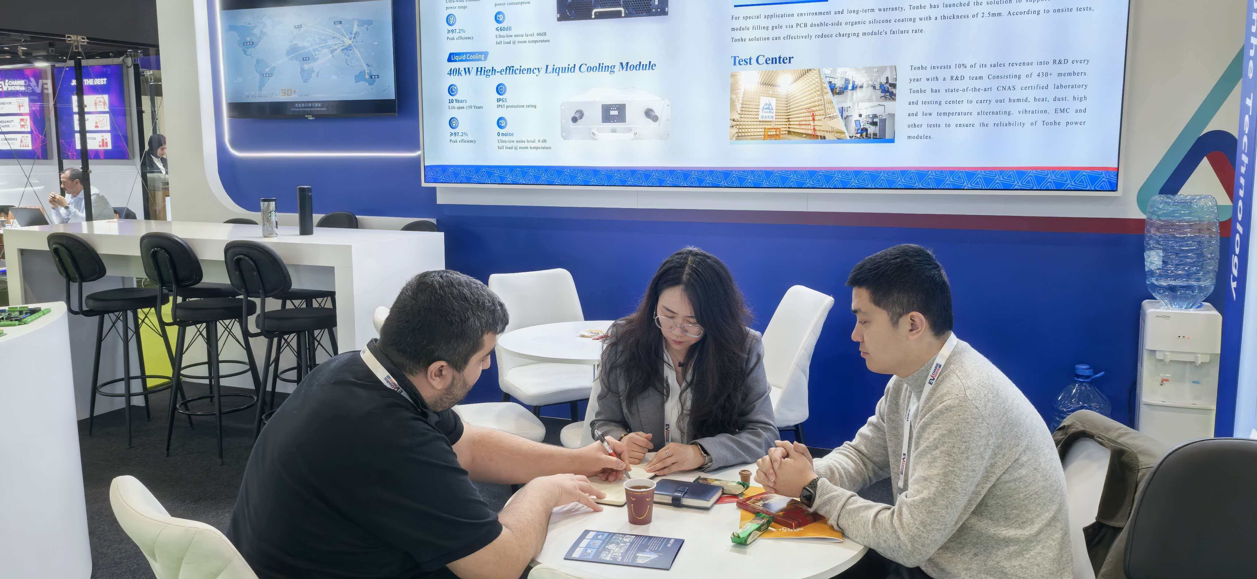 Tonhe Technology на выставке зарядки электромобилей 2025 (6)