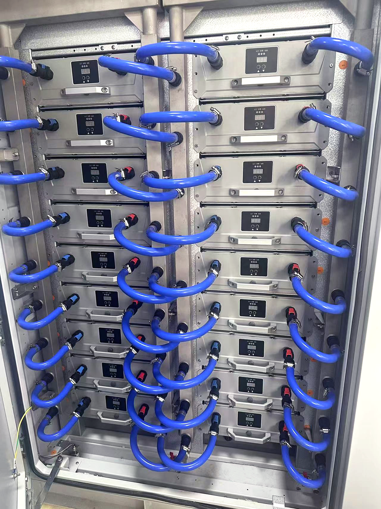 Модуль зарядки электромобилей Tonhe Technology с жидкостным охлаждением